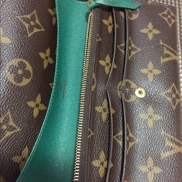 Louis Vuitton Emily wallet -PRICE IS FIRM- - Picture 7 of 8